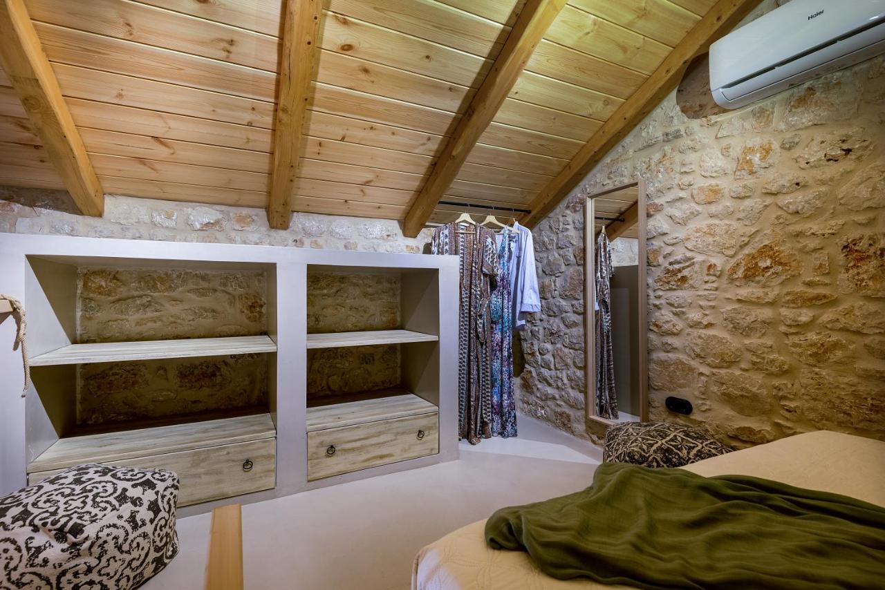 Villa Phaedra Chalki Town 外观 照片