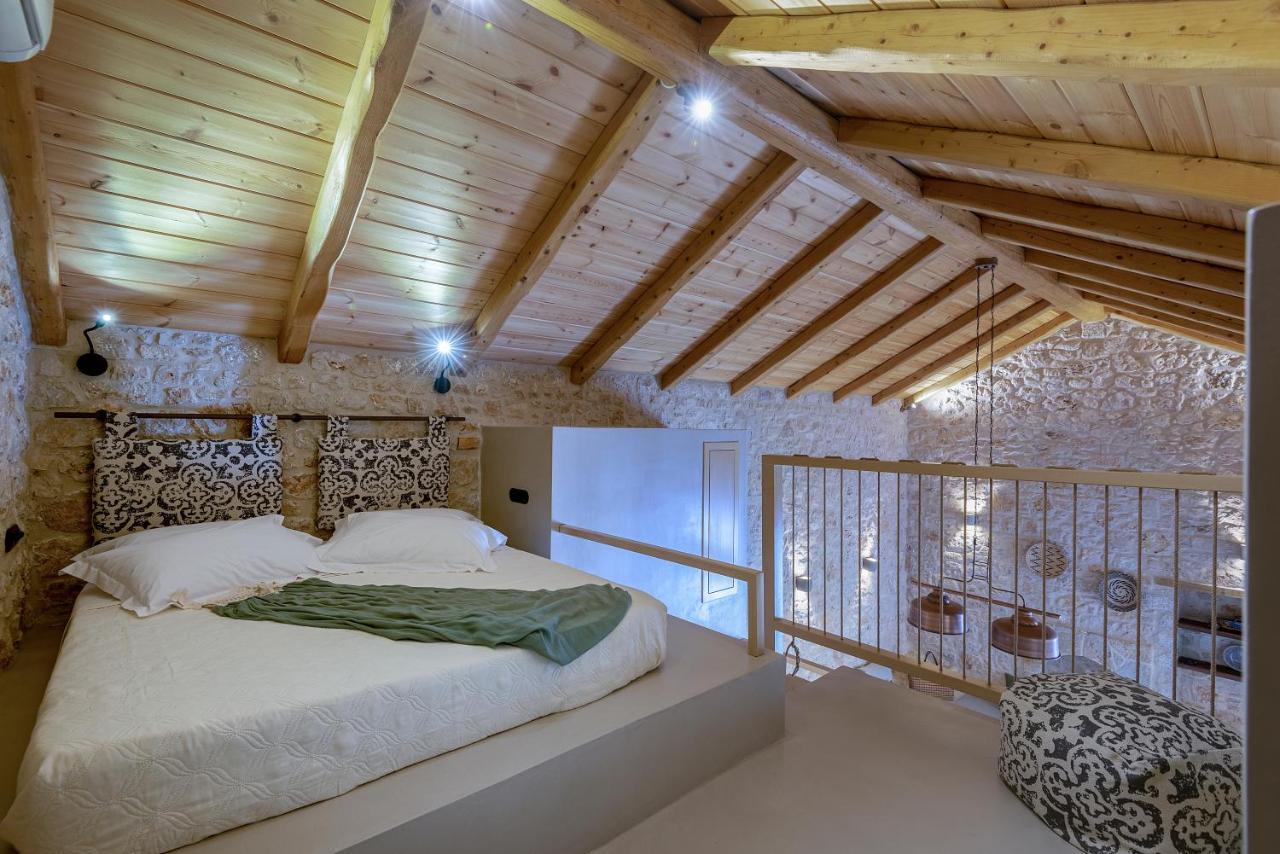 Villa Phaedra Chalki Town 外观 照片